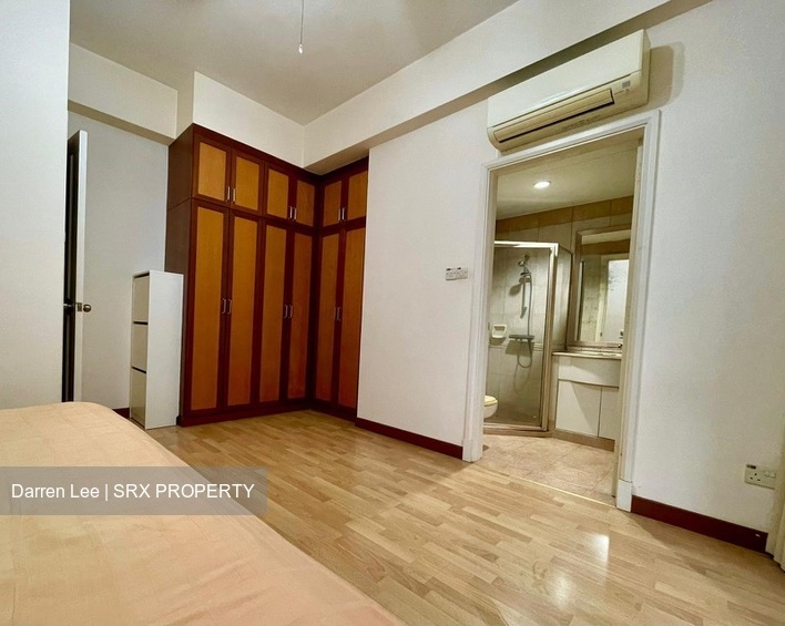 High Oak Condominium (D21), Condominium #556818161